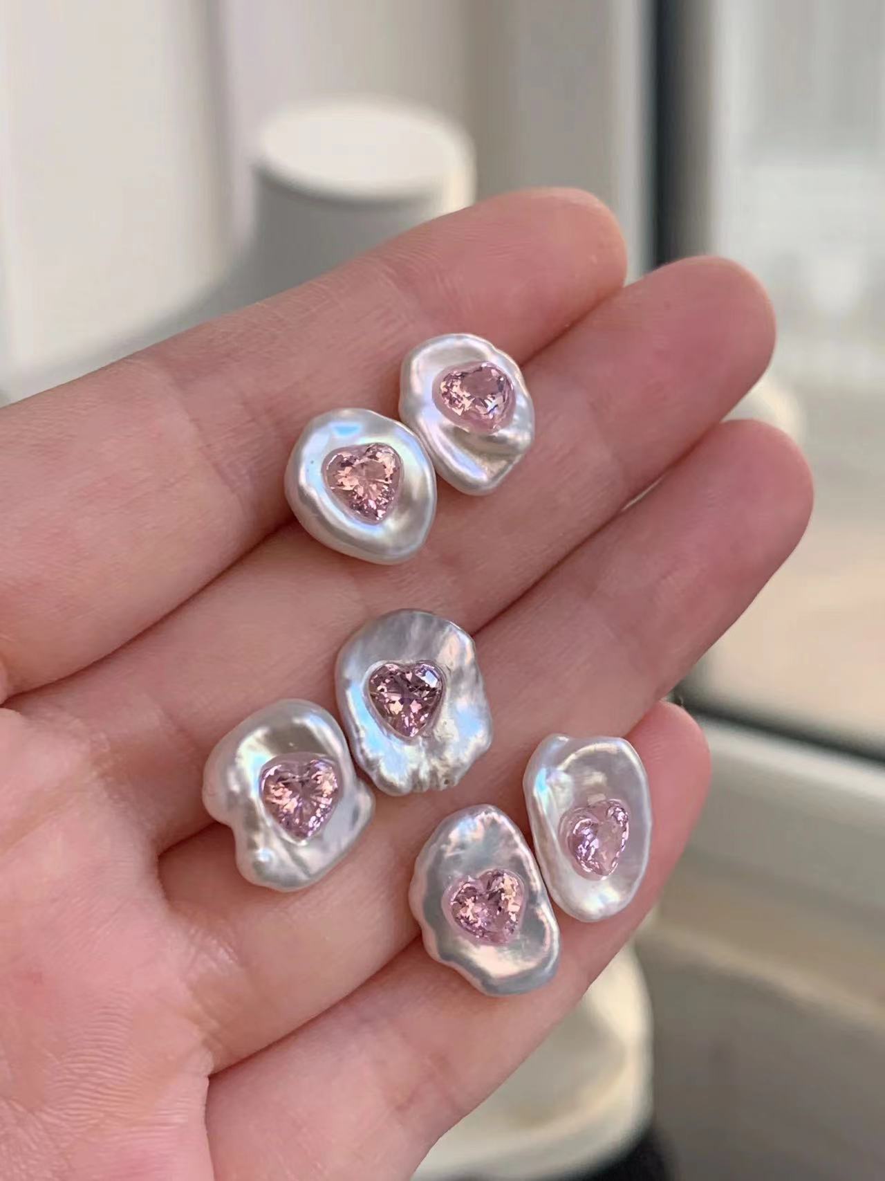 FURINA JEWELRY Double heart inlaid natural freshwater keshi pearls earrings