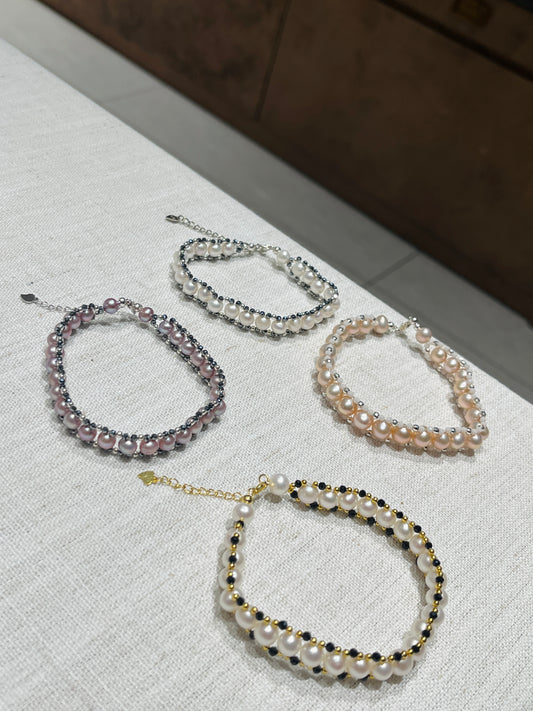 FURINA JEWELRY A delicate and exquisite wide freshwater pearl bracelet with a starry sky design, featuring a unique and high-end style.